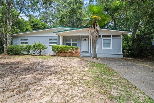 Building Photo - Walking distance to FSU! Lease starting Fa...