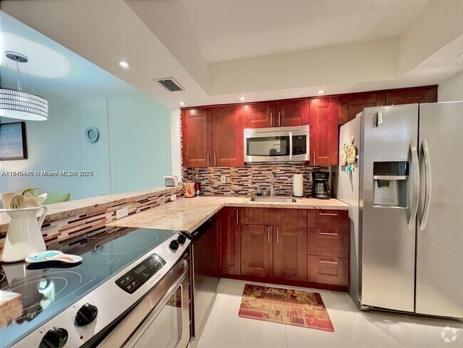 Building Photo - 1333 E Hallandale Beach Blvd Unit 106 Rental