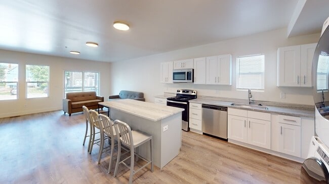 Building Photo - 912 Mary-912M3-B5 Unit 912M3-B5 Rental