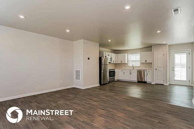 Photo - 390 Hunting Wood Dr