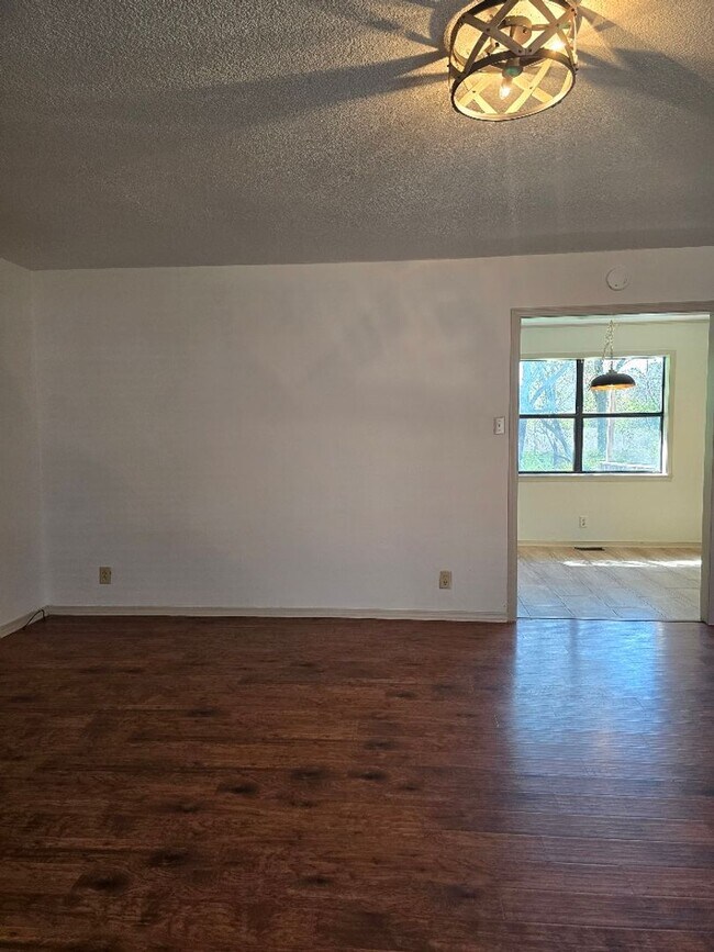 Photo - Newly Renovated 3/2/2 with Cul-de-Sac Location