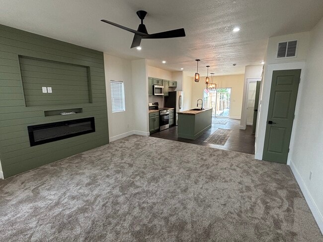 Photo - 2921 Decatur St