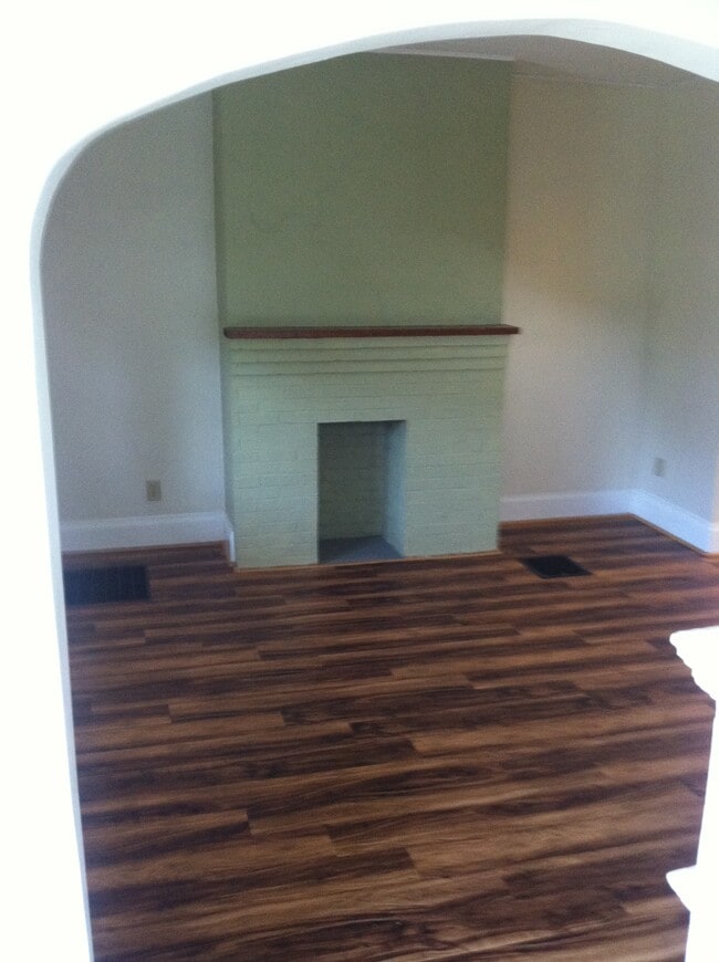 Living Room - 1524 Westwood Ave Unit Apartment A