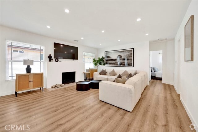 Building Photo - 10725 Genesta Ave Rental