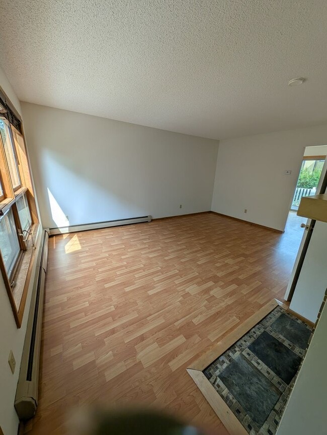 Photo - Cute 3 Bedroom Condo w/ Bonus Room - Walki...