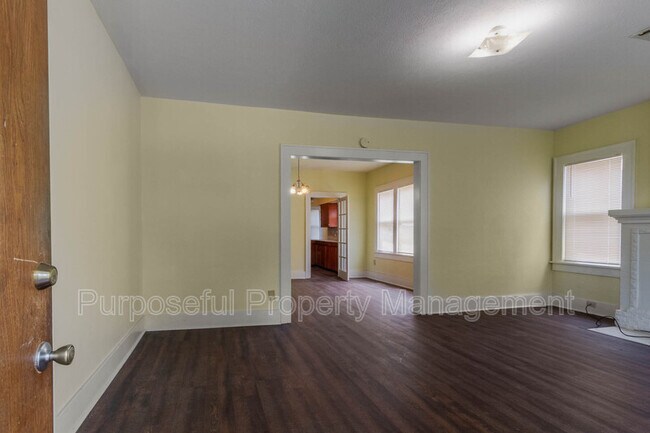 Photo - 728 NE 15th St