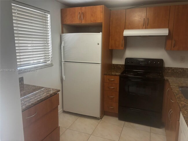 Photo - 10865 SW 112th Ave Unit 218