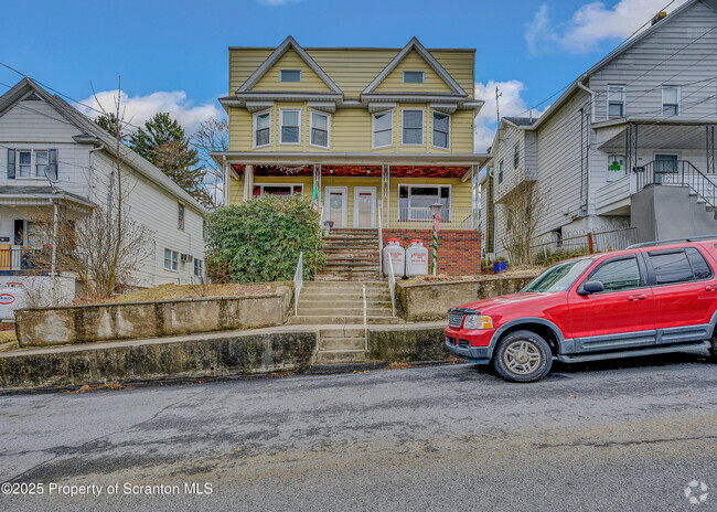 Building Photo - 178 Johnson St Rental