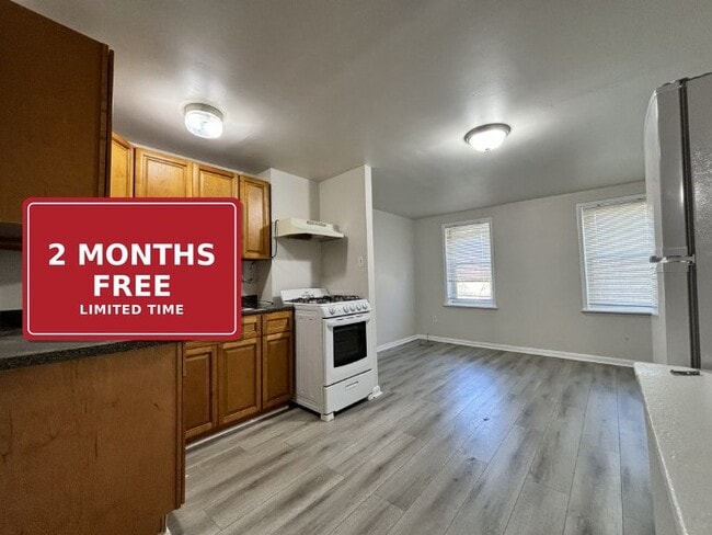 Building Photo - 894 N 42nd St Unit 3