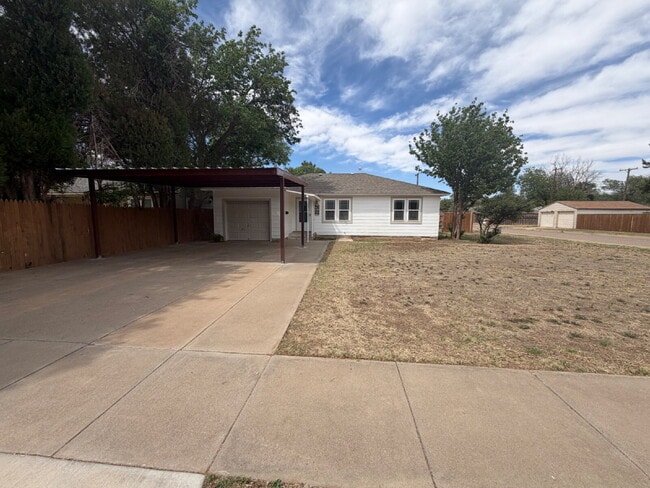 Building Photo - Fully renovated 2 bed 2 bath in the Medical District