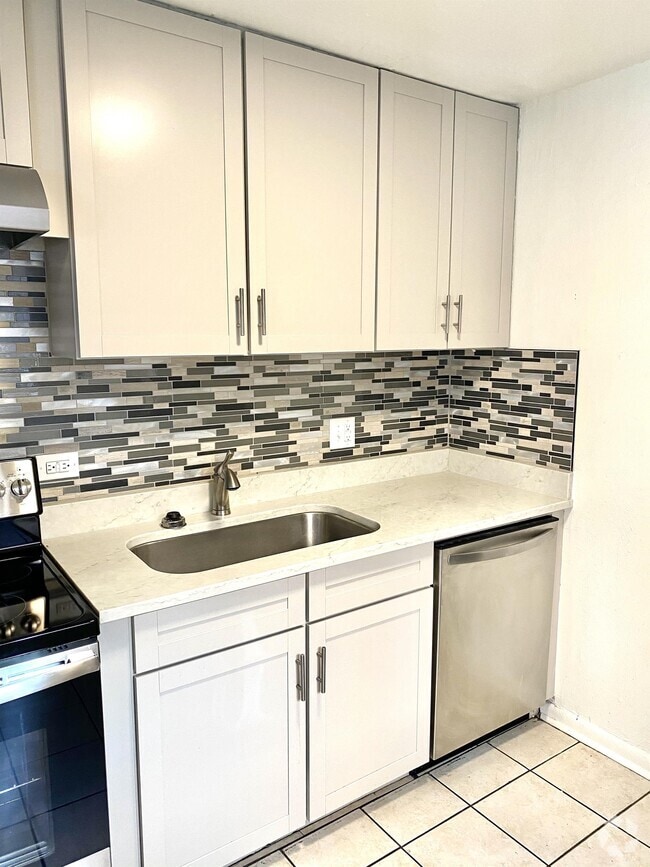 Building Photo - 1415 N Pearl St Rental