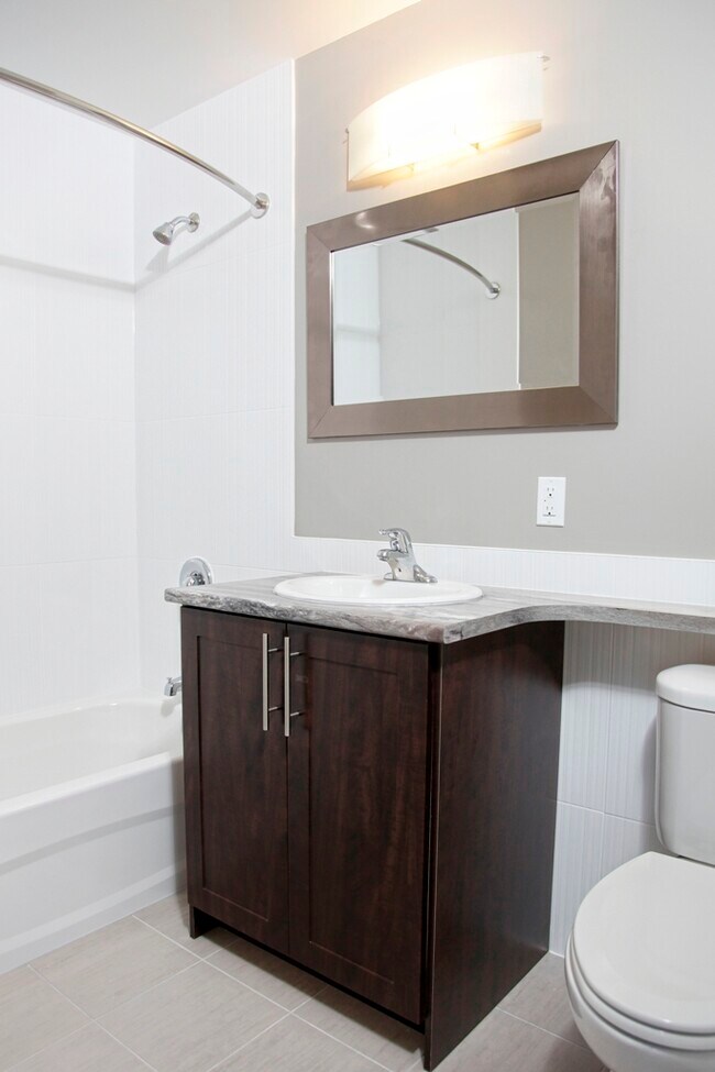 Photo - Commodore Apartments