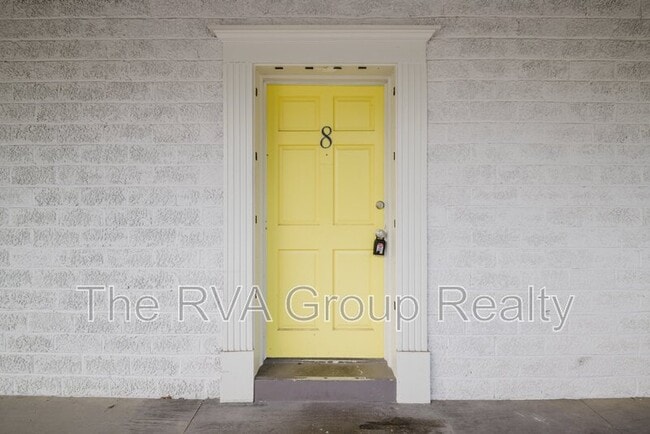 Photo - 3807 Woodlawn St Unit 8