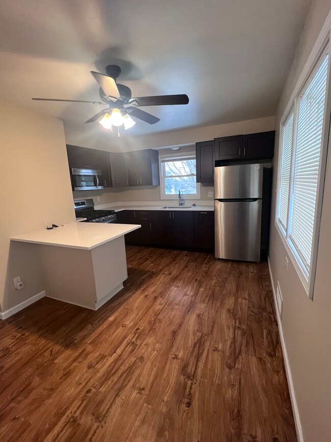 Photo - 607 38th Ave NE