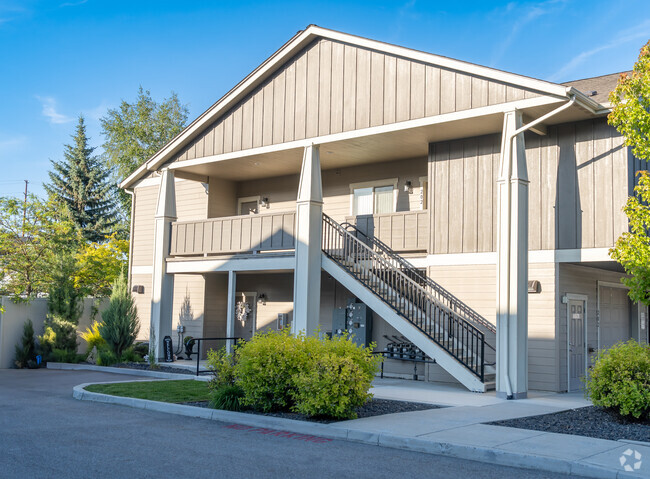 Building Photo - Centennial Pines Rental