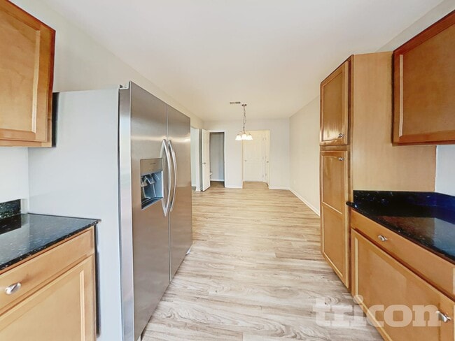 Photo - 225 Eagle Pointe Dr