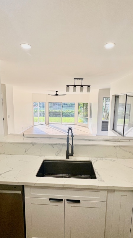 Building Photo - 7007 Hawaii Kai Dr