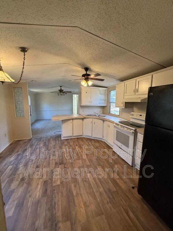 Photo - 144 New Hope Cir