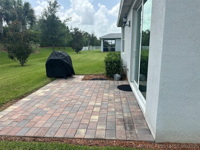 10179 SW Captiva Dr