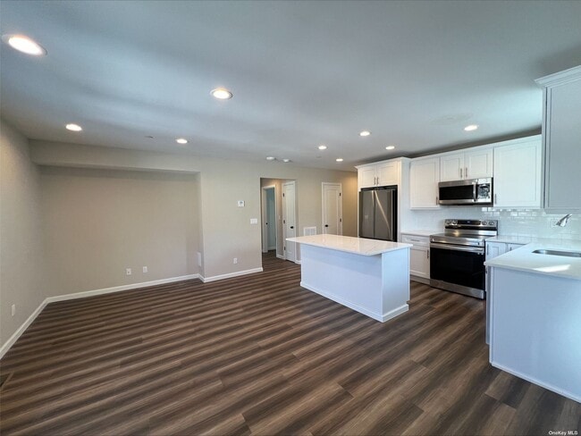 Photo - 269 Bayville Ave