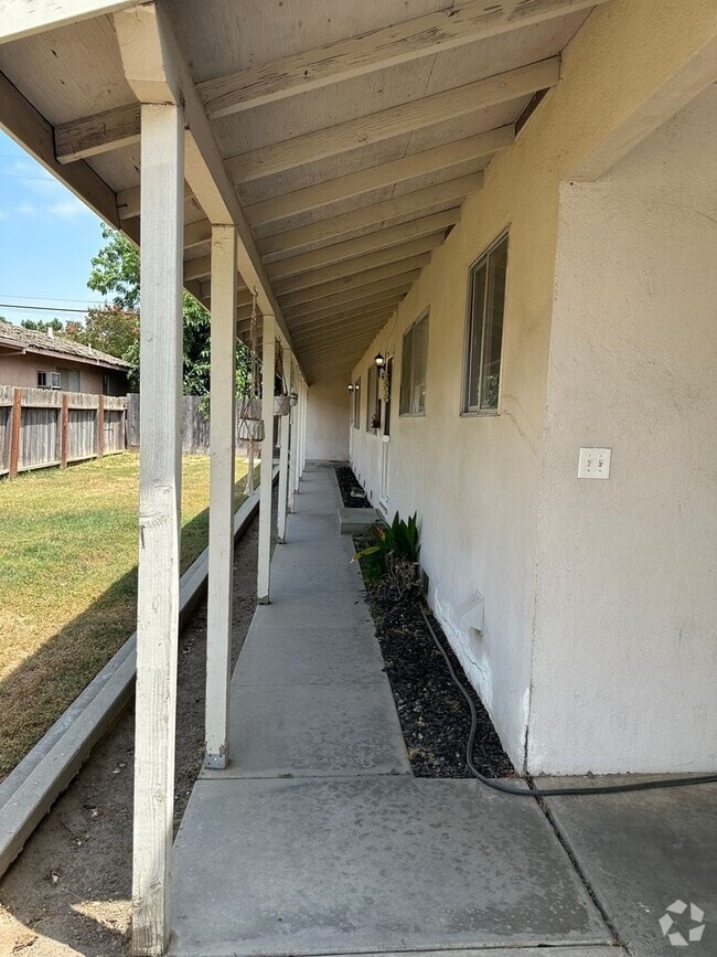 Building Photo - 514 W Iris Ave Unit 514 W. Iris Ave Apt A