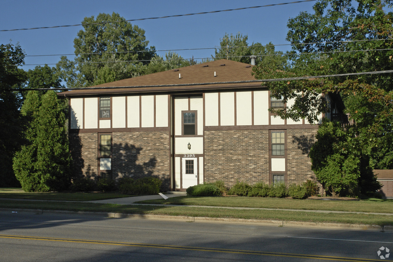 Oak Leaf Apartments - Oak Leaf Apartments