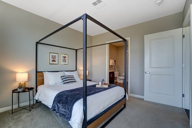 Photo - 433 W Rich St Unidad ID1257763P