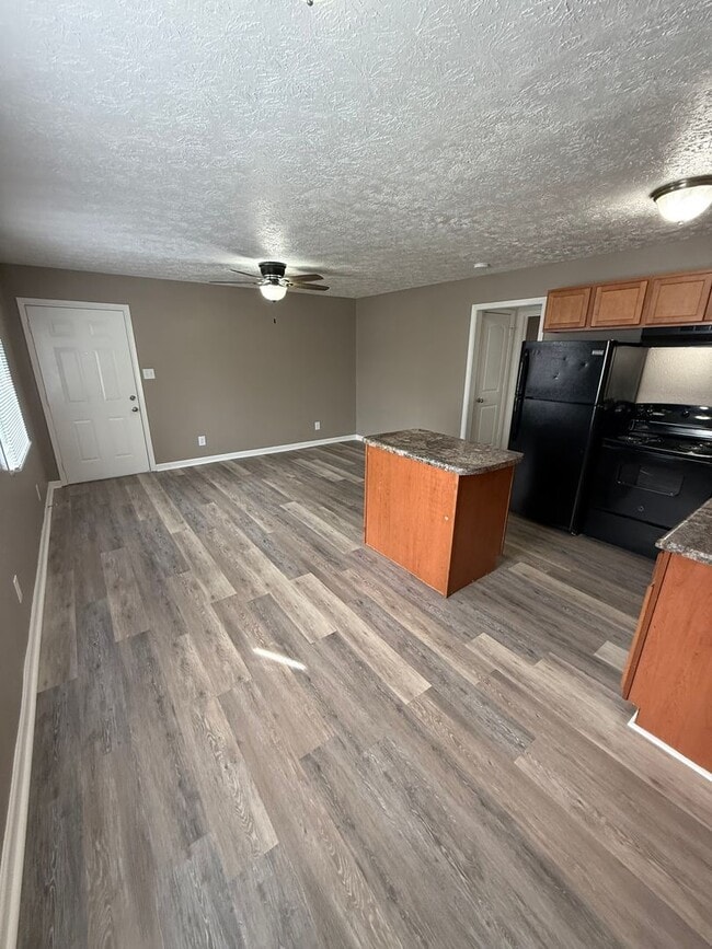 Photo - Evergreen Apartments