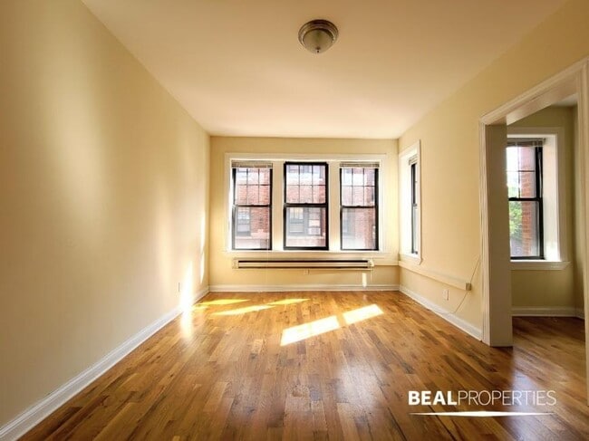 Building Photo - 0 bedroom in CHICAGO IL 60640 Unit B2