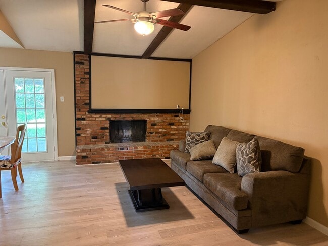 Photo - 724 Melinda Dr