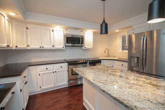 Photo - Lake Minnetonka Lakeshore!!