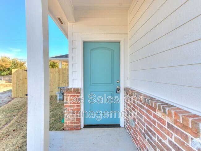 10532 Utica Dr