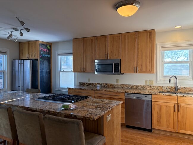 Photo - 934 W Shore Dr