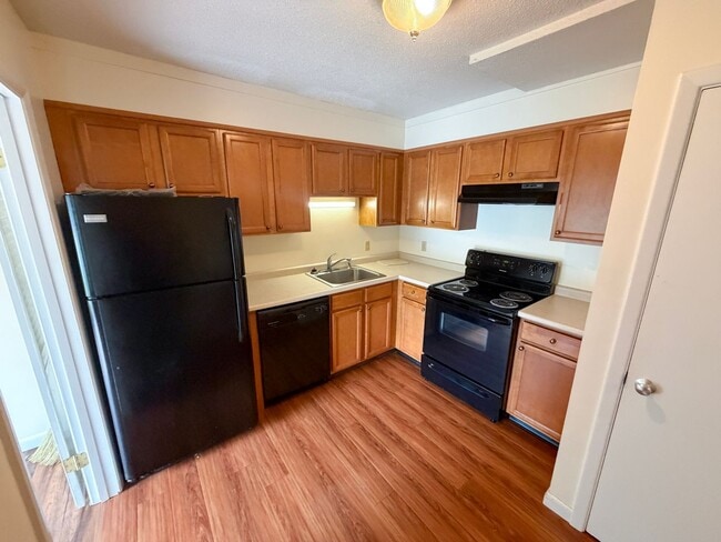Photo - 2BD/1.5BA Beautiful Townhome - Right Near Oakledge Park!