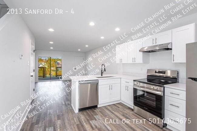 Building Photo - 2013 Sanford Dr Unit 4