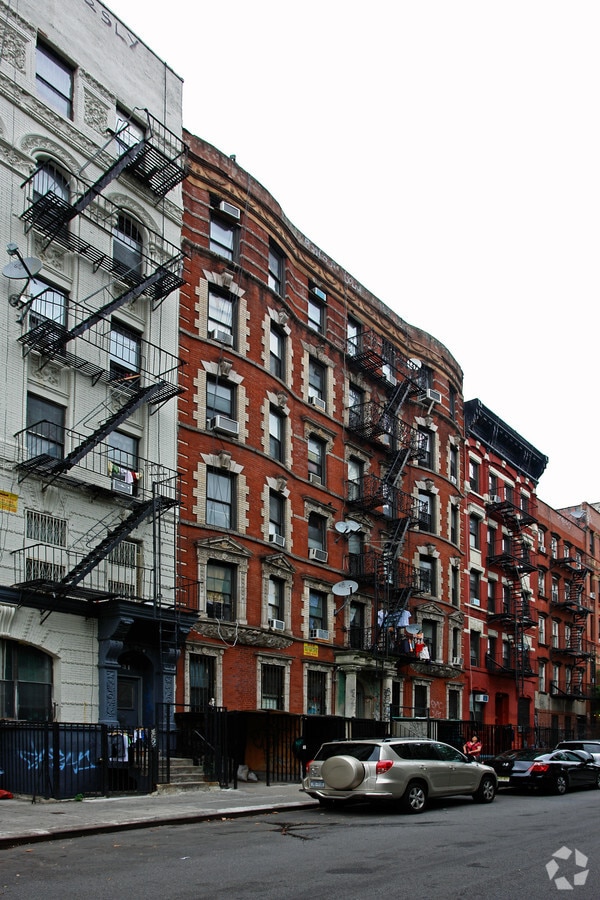 Photo - 233-235 Henry St