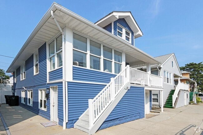 Building Photo - 10 S Troy Ave Unit Downstairs Rental