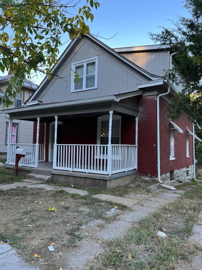 Building Photo - 319 Drury Ave