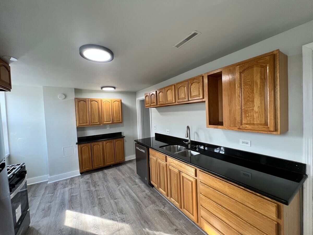 Photo - 11265 S Champlain Ave