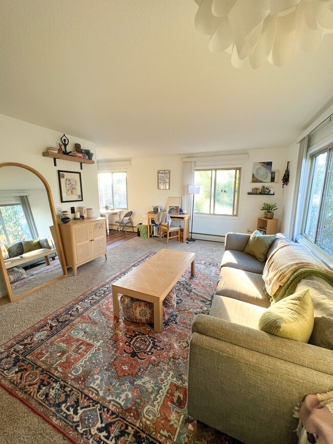 Photo - 3236 Garfield Ave Unit 204