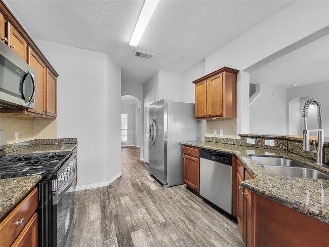 Photo - 2022 Midlane Drive
