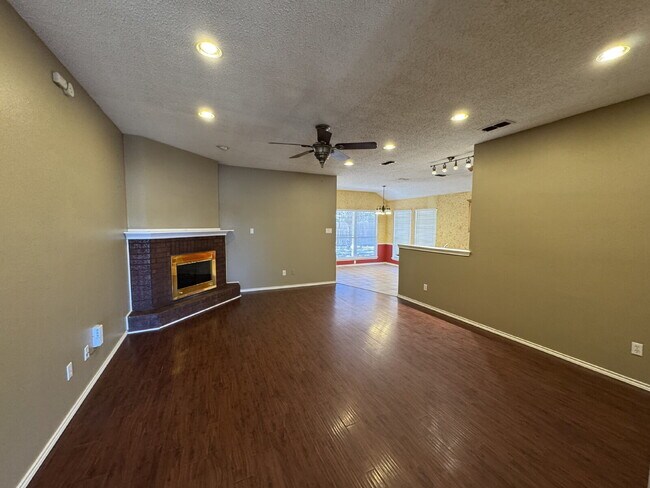 Photo - House Located On Cul-De-Sac & One Block Fr...