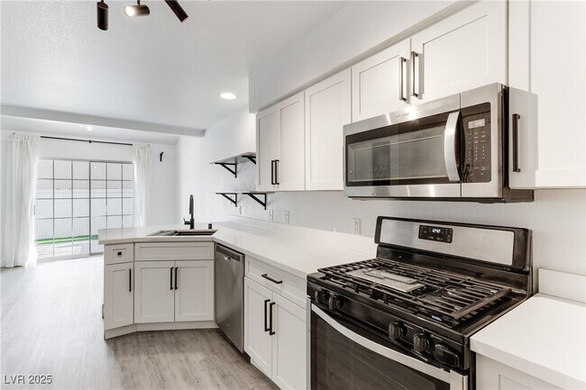 Photo - 2819 Briar Knoll Dr