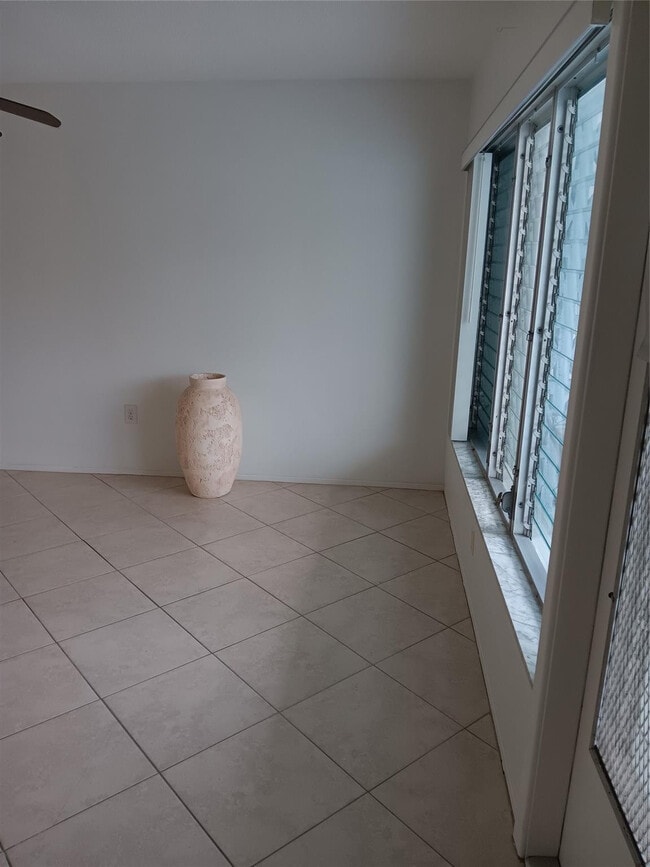 Photo - 1110 N Riverside Dr Unit 26