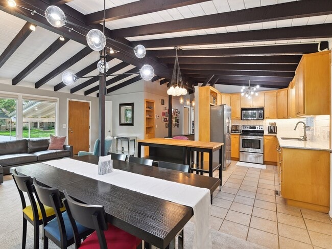 Photo - 6017 Halifax Ave S