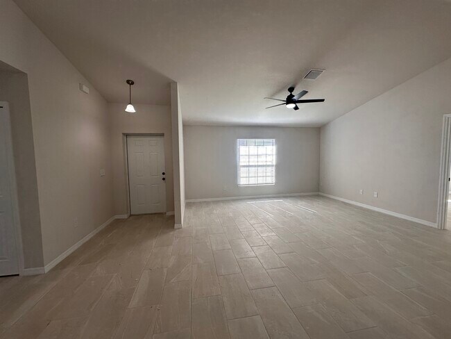 1223 NE 14th Pl