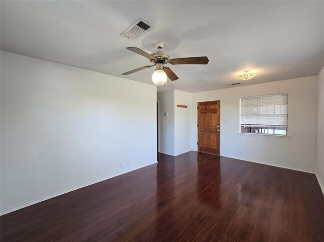 Photo - 1903 E 20th St Unit 301
