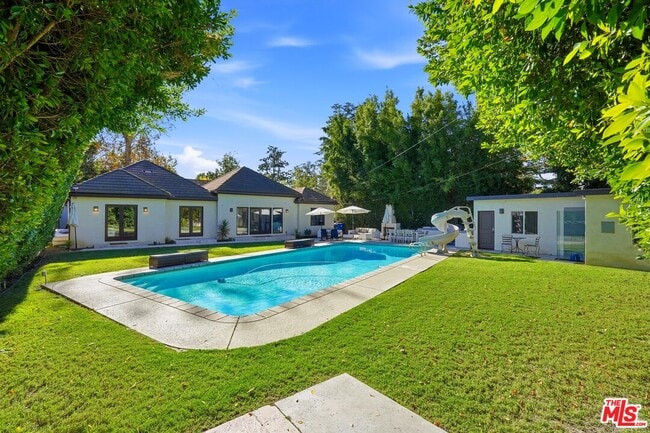 Building Photo - 13201 Bloomfield St