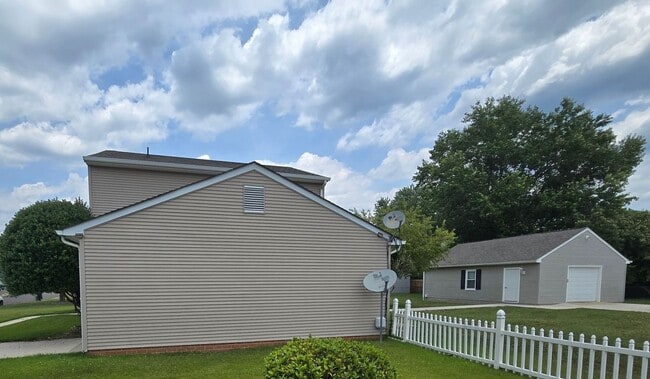 Photo - 4 bedroom house in Prince George