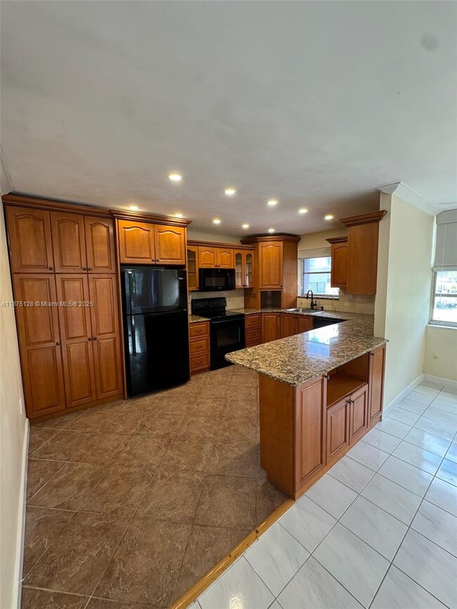 Photo - 2780 NE 183rd St Unidad 301
